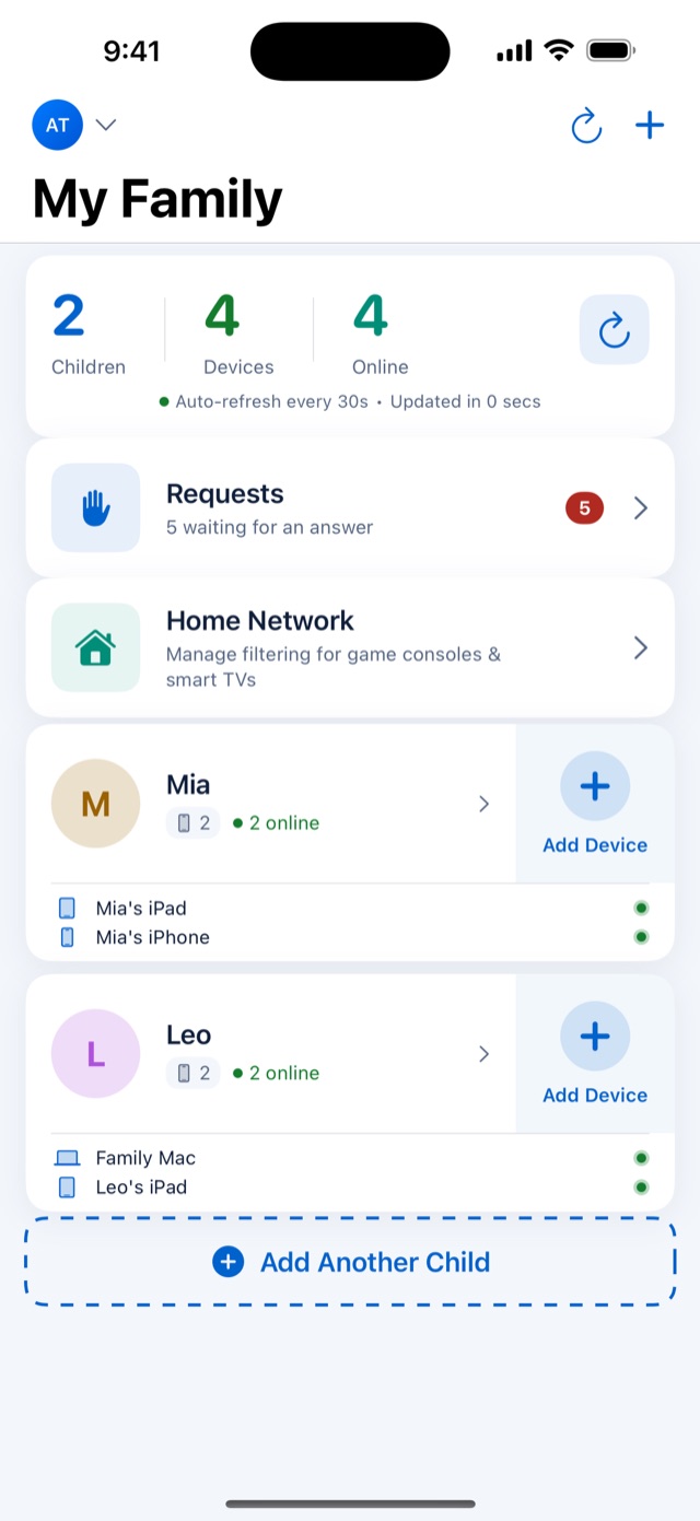 The SafeSurf parent app: a family with two children, their devices online and requests waiting